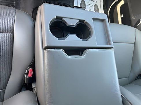 Used 2017 Ford F550 2WD Regular Cab Super Duty image 17