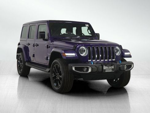 Used 2023 Jeep Wrangler Unlimited Sahara w/ Cold Weather Group image 7