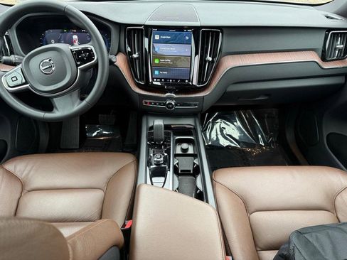 Certified 2023 Volvo XC60 B5 Plus image 12