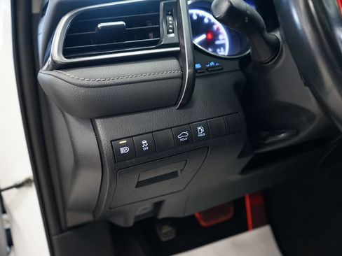 Used 2019 Toyota Camry SE FWD image 29