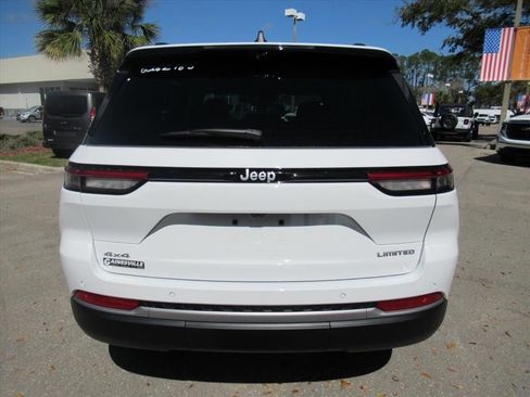 New 2026 Jeep Grand Cherokee Limited w/ Luxury Tech Group II RWD image 6