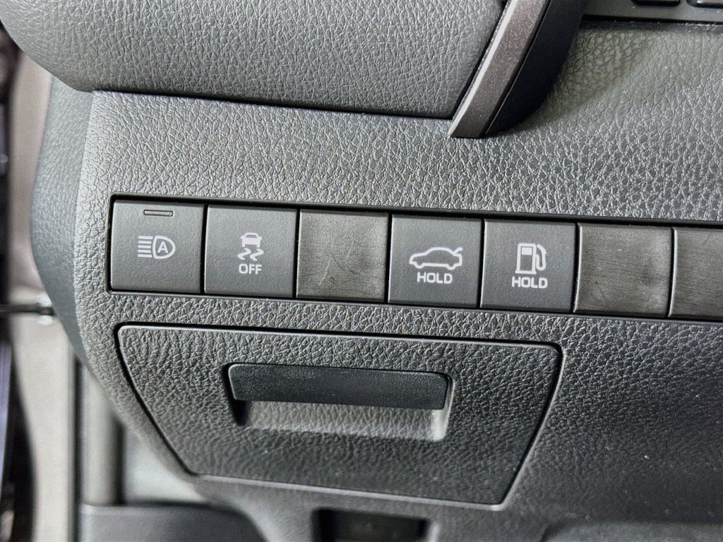 Used 2023 Toyota Camry SE w/ Convenience Package FWD image 18