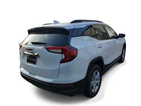Used 2023 GMC Terrain SLE w/ Driver Convenience Package FWD image 4