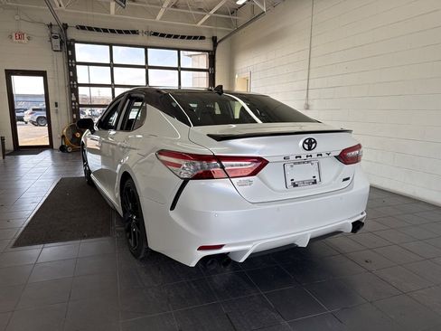 Used 2020 Toyota Camry XSE image 6