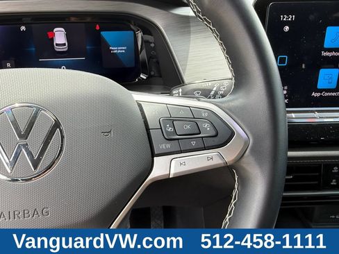 Used 2024 Volkswagen Atlas Cross Sport SE FWD image 22
