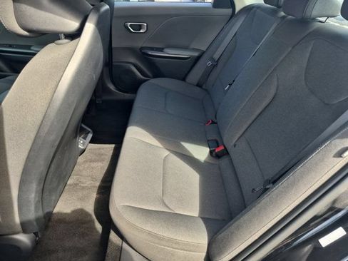 Used 2025 Kia K4 FWD image 27