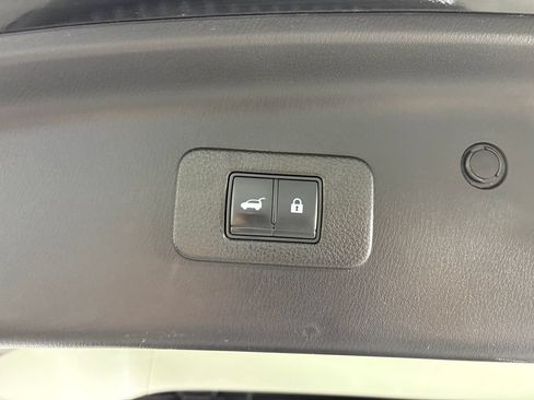 Used 2021 Nissan Armada SL w/ Captain's Chairs Package AWD/4WD image 35