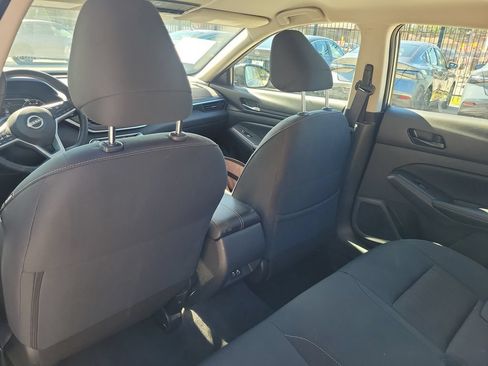 Used 2025 Nissan Altima 2.5 SV FWD image 9