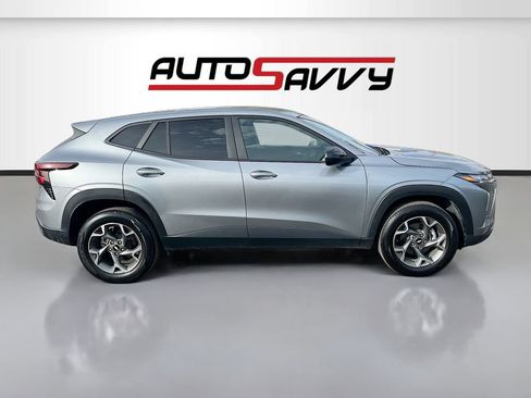 Used 2024 Chevrolet Trax RS FWD image 8