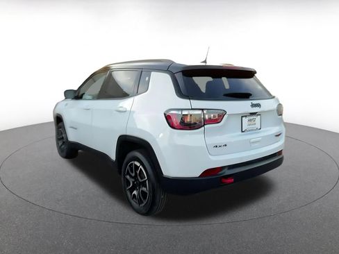 Used 2025 Jeep Compass Trailhawk AWD/4WD image 11