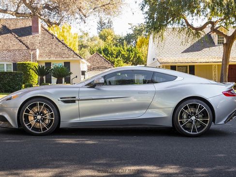 Used 2014 Aston Martin Vanquish Coupe image 3