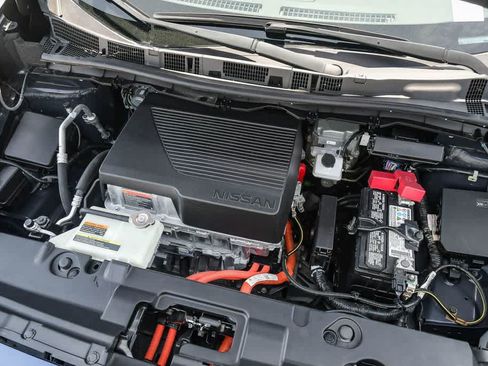 Used 2022 Nissan Leaf S FWD image 27