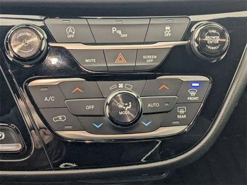 Used 2018 Chrysler Pacifica Touring Plus w/ S Appearance Package image 21