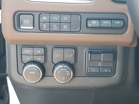 Certified 2023 Chevrolet Tahoe High Country w/ Premium Package AWD/4WD image 27