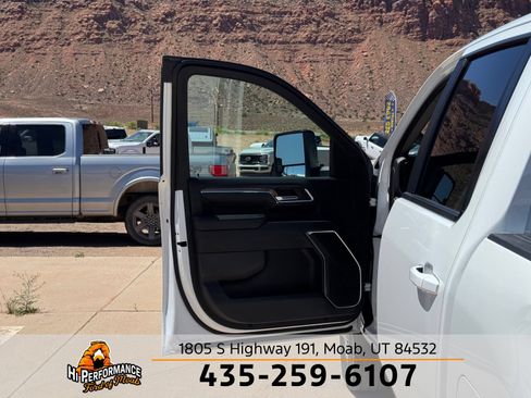 Used 2024 Chevrolet Silverado 2500 LT AWD/4WD image 14
