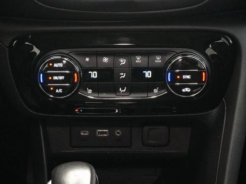 Used 2022 Buick Encore GX Select w/ Sport Touring Package image 13