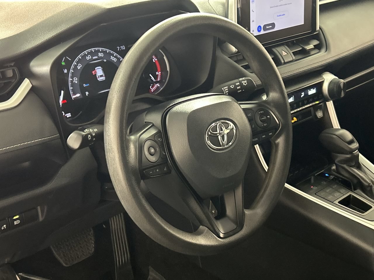 Used 2025 Toyota RAV4 LE AWD/4WD image 14