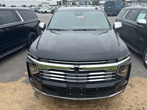 New 2025 Chevrolet Suburban Premier image 2
