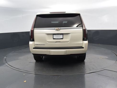 Used 2015 Cadillac Escalade Luxury image 5