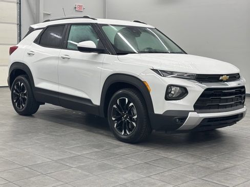 Used 2023 Chevrolet TrailBlazer LT image 1