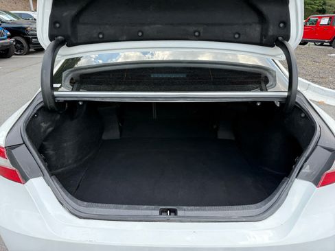 Used 2019 Toyota Camry SE FWD image 28