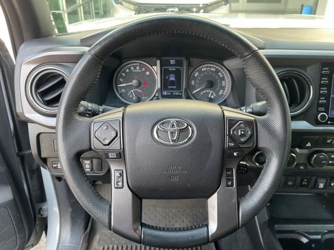 Used 2021 Toyota Tacoma TRD Off-Road w/ TRD Premium Off Road Package AWD/4WD image 12