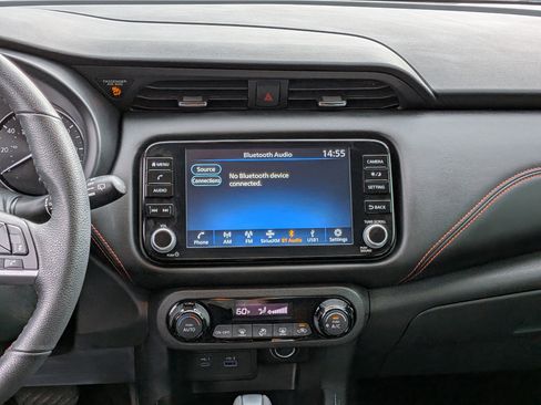 Used 2022 Nissan Kicks SR w/ Interior Electronics Package FWD image 19