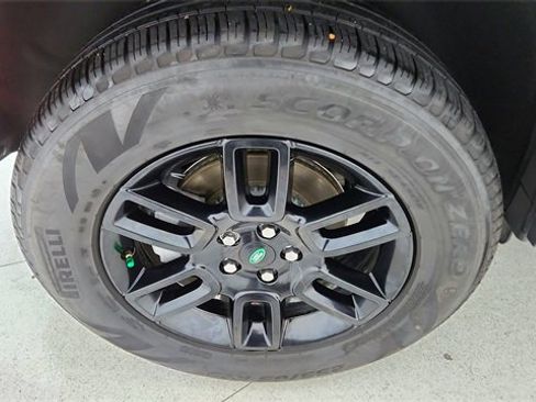 Used 2024 Land Rover Defender 110 S image 58