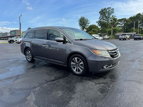 Used 2016 Honda Odyssey Touring Elite image 4