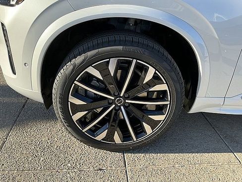 New 2026 Volvo XC90 B6 Ultra image 12