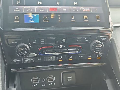 Certified 2023 Jeep Grand Cherokee Limited AWD/4WD image 21