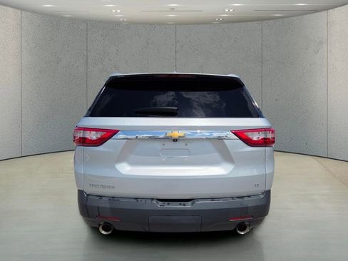 Used 2021 Chevrolet Traverse LT FWD image 4