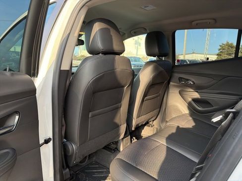 Used 2022 Buick Encore Preferred image 15