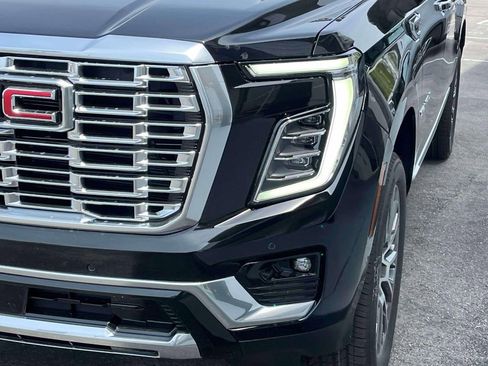 New 2026 GMC Yukon XL Denali w/ Denali Reserve Package AWD/4WD image 9