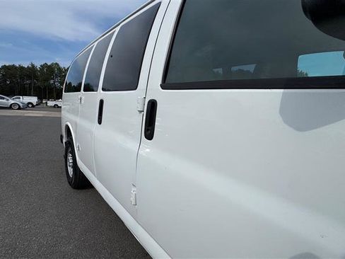 Used 2017 Chevrolet Express 2500 LS RWD image 24