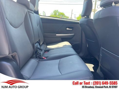 Used 2014 Toyota Prius V Five FWD image 36