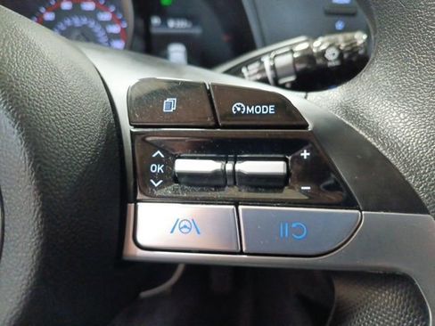 Used 2023 Hyundai Elantra SEL image 22