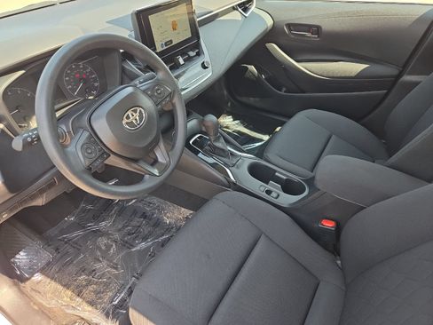 Certified 2025 Toyota Corolla LE FWD image 9