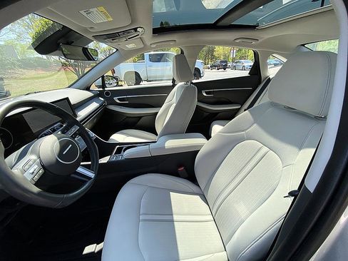 Used 2024 Hyundai Sonata SEL w/ Convenience Package FWD image 11
