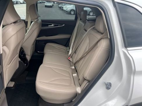 Used 2023 Lincoln Nautilus FWD w/ Premium Package image 29