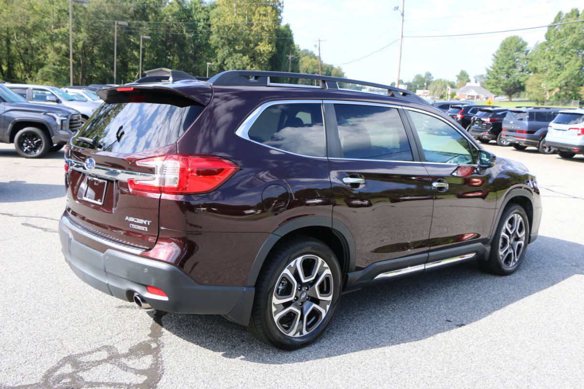 Used 2024 Subaru Ascent Touring AWD/4WD image 8