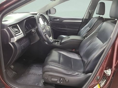 Used 2016 Toyota Highlander XLE AWD/4WD image 23