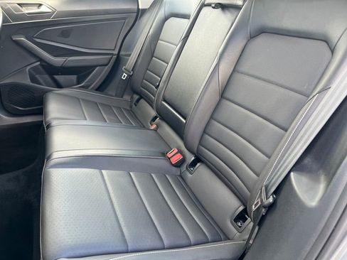 Used 2024 Volkswagen Jetta SE image 12