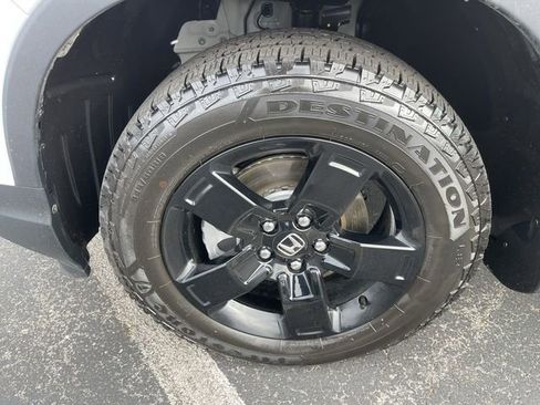 Used 2025 Honda Ridgeline Black Edition image 10