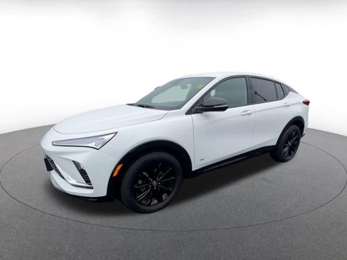 Used 2025 Buick Envista Sport Touring image 8