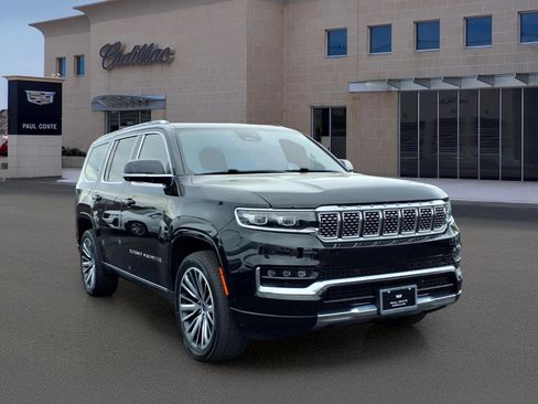 Used 2022 Jeep Grand Wagoneer Series III w/ Flexible Seating Group AWD/4WD image 3