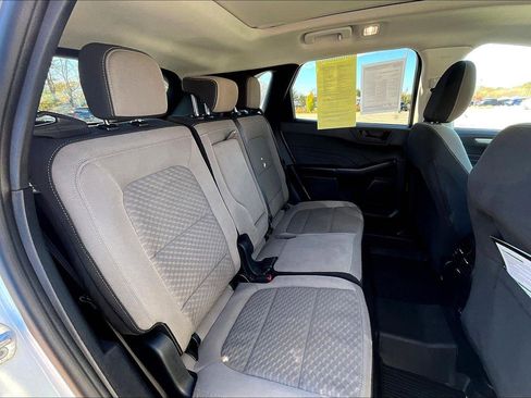 Used 2022 Ford Escape SE w/ SE Sport Appearance Package image 23