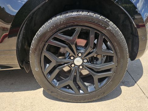 Used 2020 Land Rover Range Rover Evoque R-Dynamic SE image 15