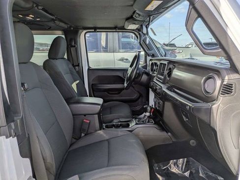 Used 2020 Jeep Wrangler Sport AWD/4WD image 12
