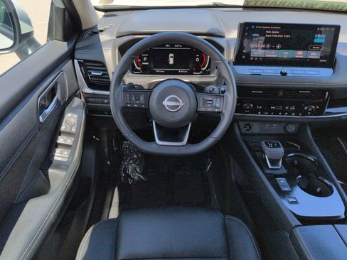 Certified 2024 Nissan Rogue SL FWD image 16